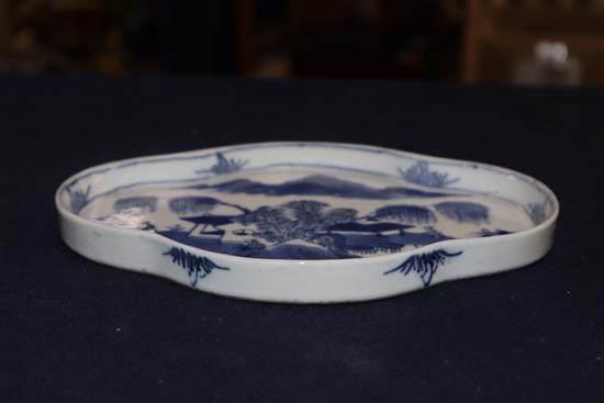 A Chinese blue and white tray length 19cm